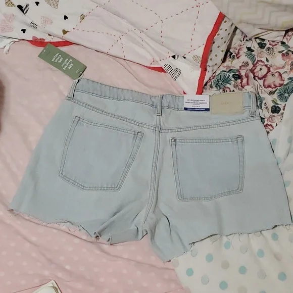 H&M Denim Shorts - Picture 2 of 8